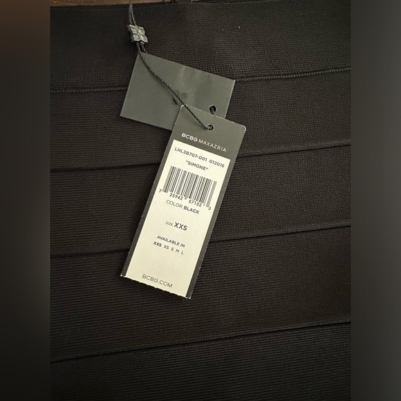 NWT BCBG MaxAria Mini Skirt - Picture 3 of 4